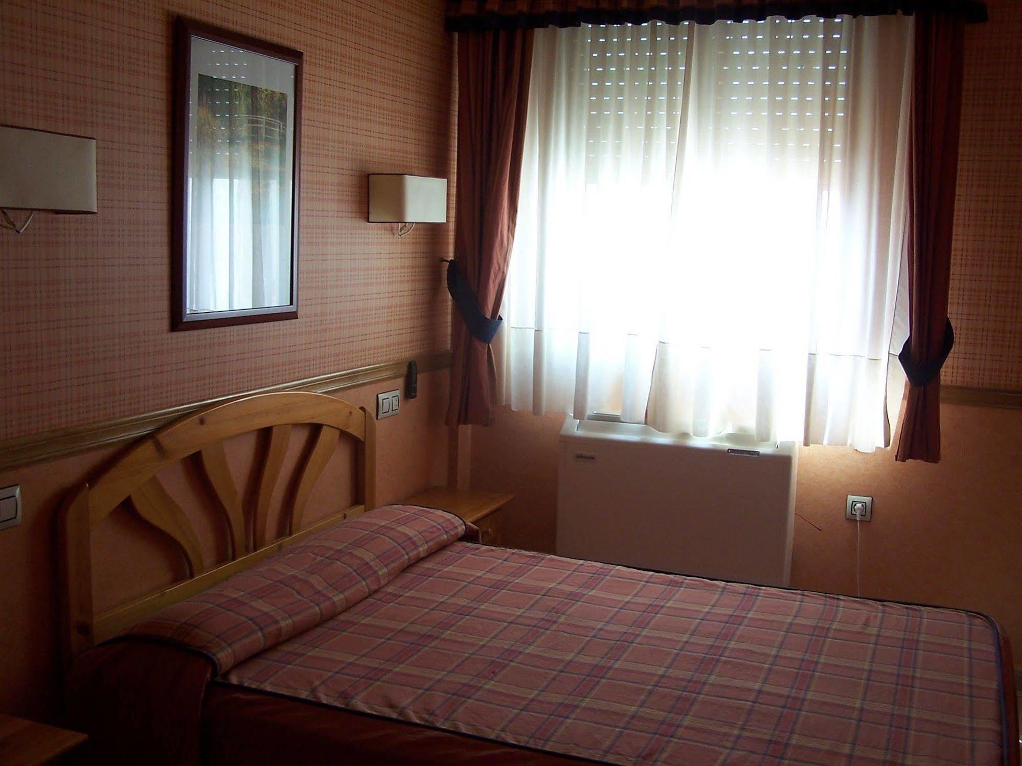 Habitus Casa Lorenzo Hotel Villarrobledo Værelse billede